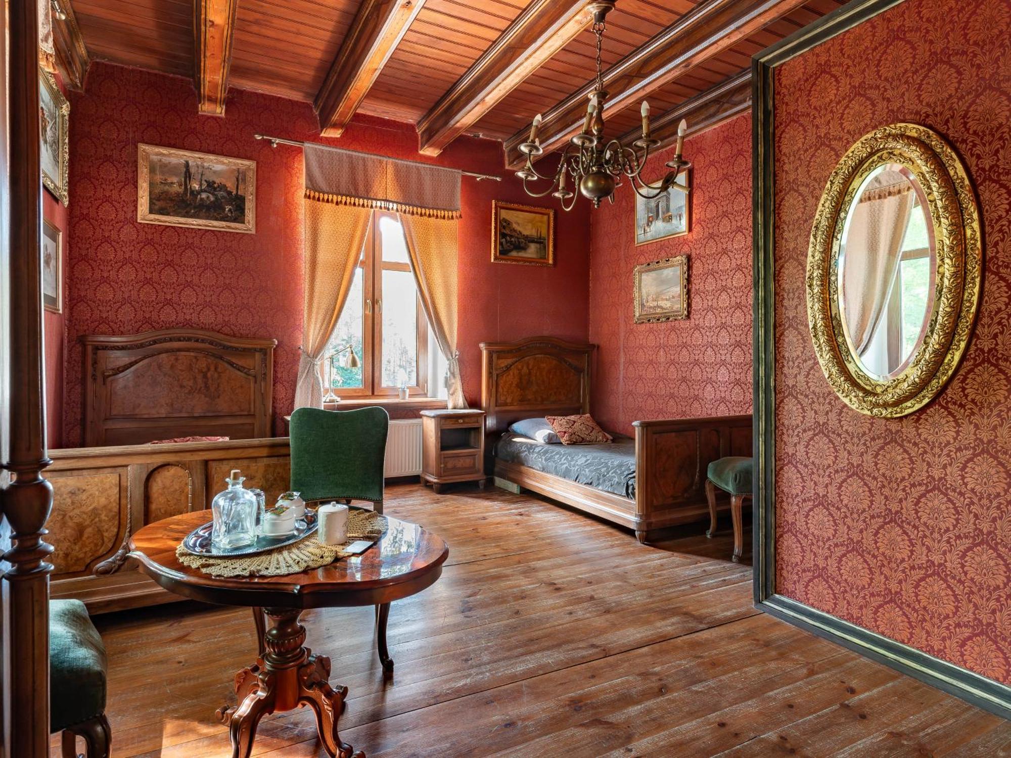 Appartement Dwor Mysinek à Grabowiec  Chambre photo